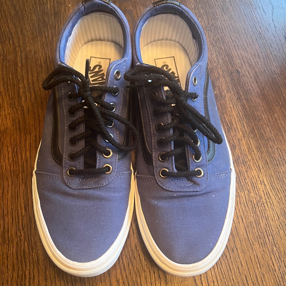 Men's Ward Low Top Sneaker in Blue and Black  Size 10.5